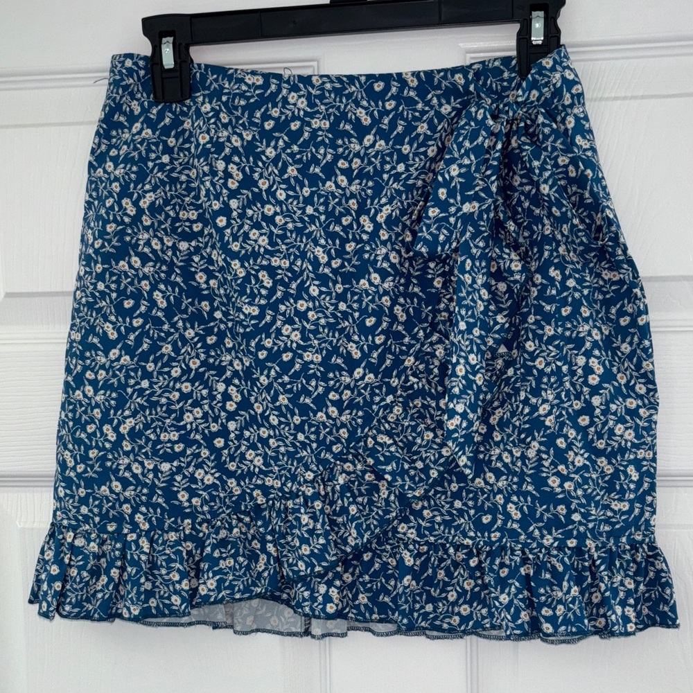 Elegant Ruffle Blue Floral Mini Skirt